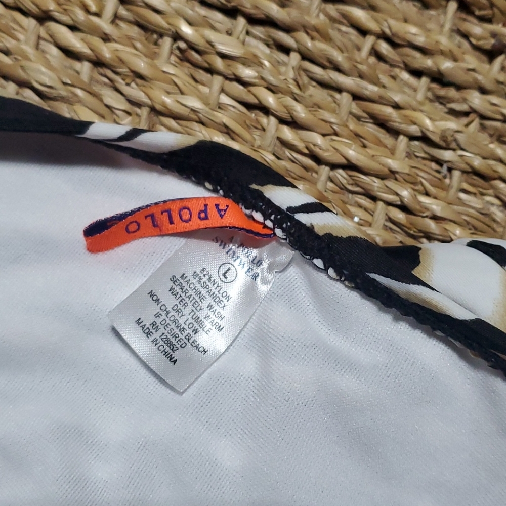 Apollo swim size large. - Picture 6 of 7